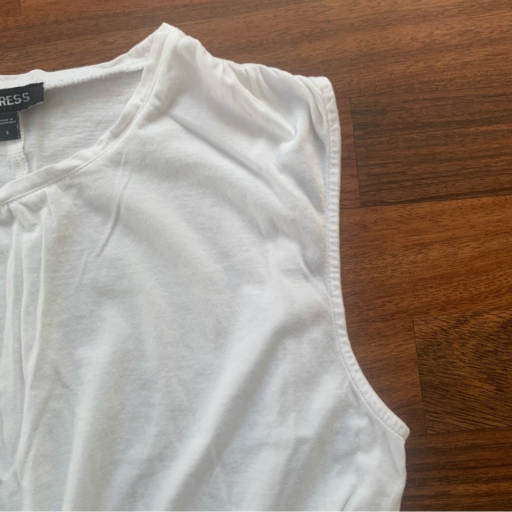Size Small- Express Casual White Top Women’s Sleeveless 100% Supima Cotton - Picture 4 of 6